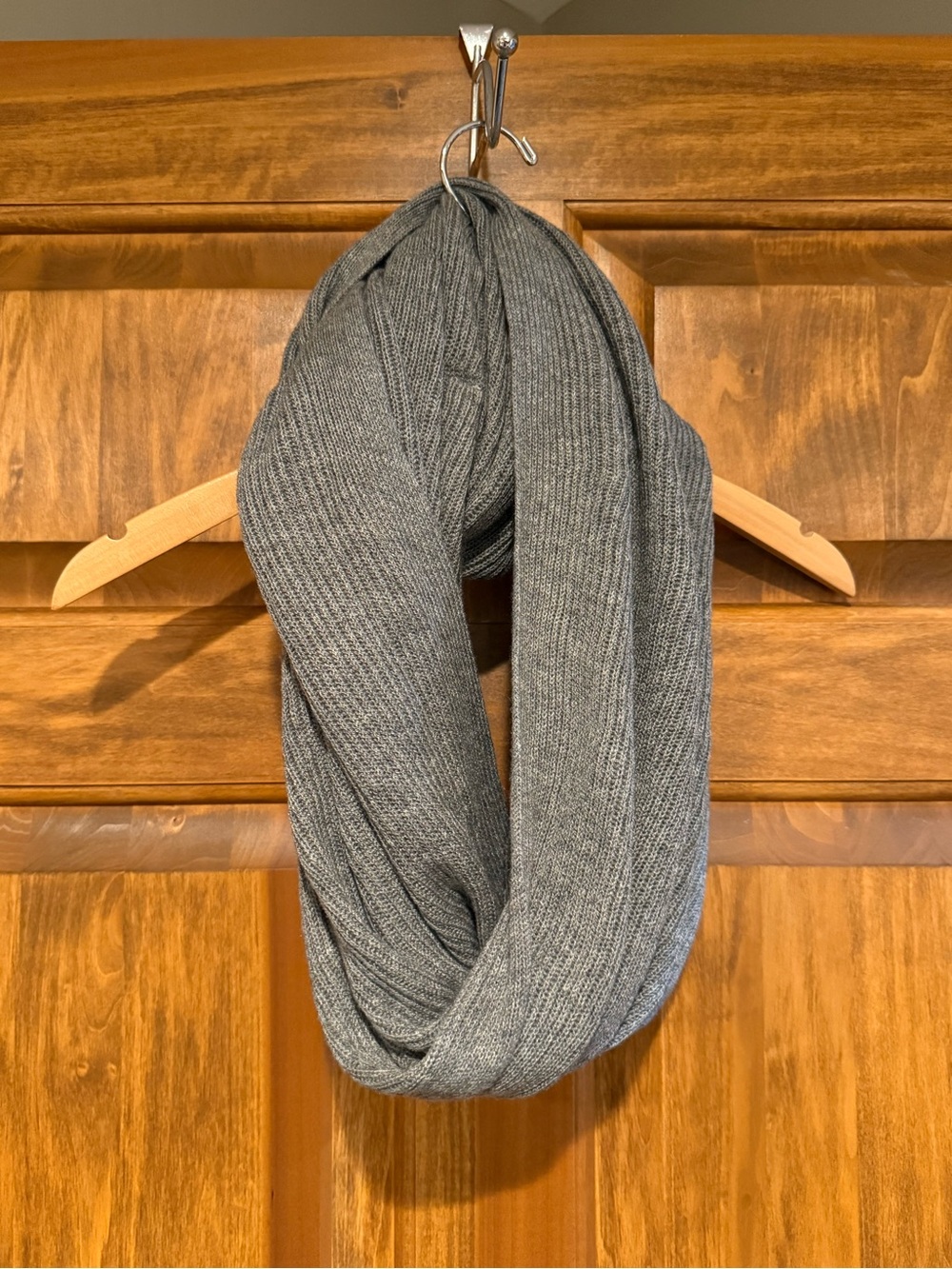 NWT GAP Ribbed Infinity Scarf in Heather Gray